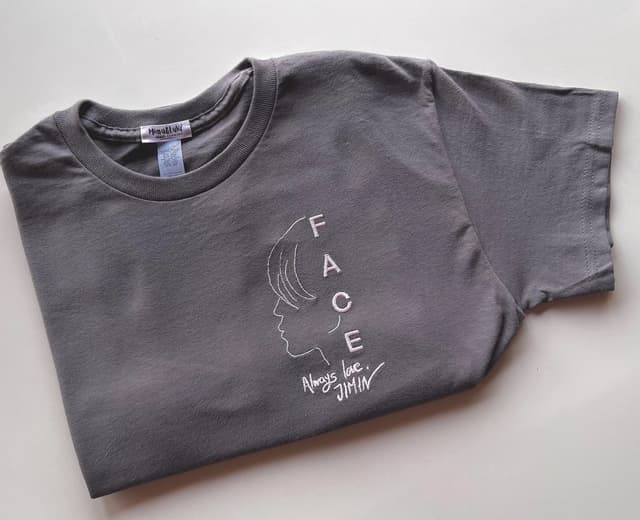 Face - oversize t-shirt — photo 2