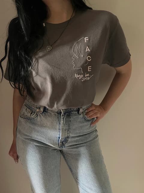 Face - oversize t-shirt — photo 5