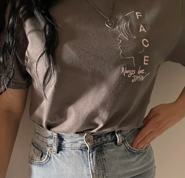 Face - oversize t-shirt — photo 6