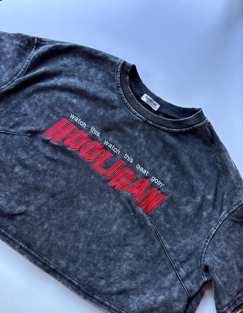 'Hooligan' oversize crop top