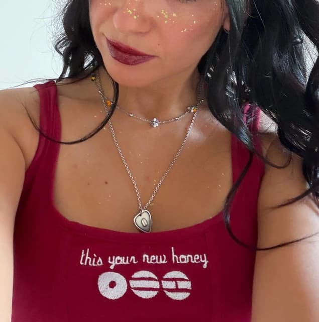 'Aliens' fitted crop top